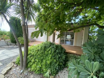 Single-Story Detached Villa with Garden