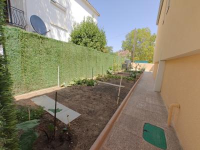 Detached Villa With Garden And Garage