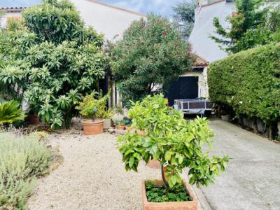 Large House With Garage And Garden