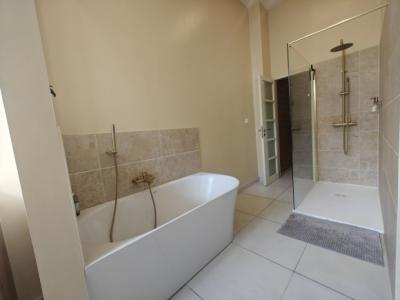 Town House With Pool And Garage