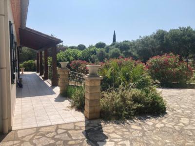 Detached Villa With Garage, Swimming Pool & Pool House
