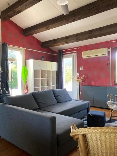 Contemporary Detached House with Swimming Pool