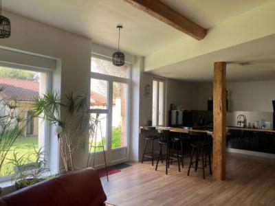 Property in Wooded Park of 2 Hectares with Outbuilding, Water Sources And Lake