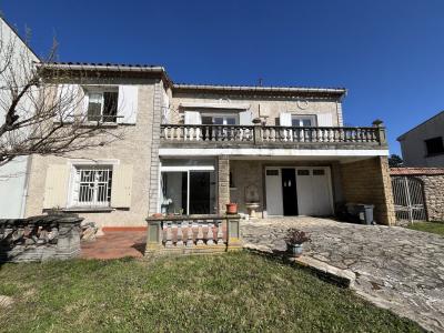 Lovely House with Pool in Garden plus Garage