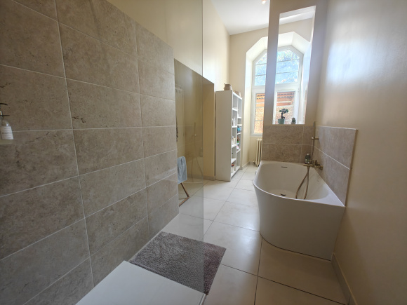 Town House With Pool And Garage