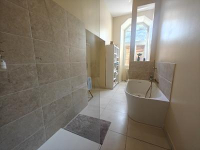 Town House With Pool And Garage