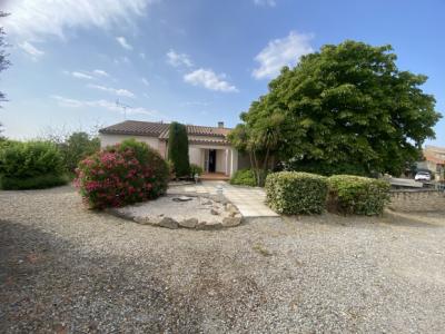 Single-Story Detached Villa with Garden