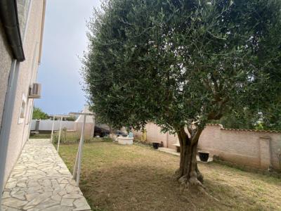 Detached Villa with Lovely Mature Garden