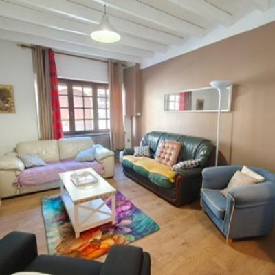 Detached House With Interior Courtyard