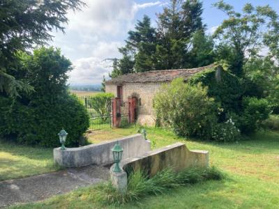 Property in Wooded Park of 2 Hectares with Outbuilding, Water Sources And Lake