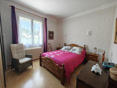 Detached Villa With Garden And Garage