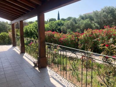 Detached Villa With Garage, Swimming Pool & Pool House
