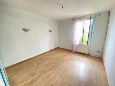 Detached Villa With Garden