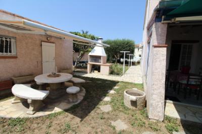 Detached Villa with Lovely Mature Garden
