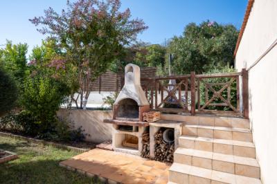 Detached Villa with Swimming Pool