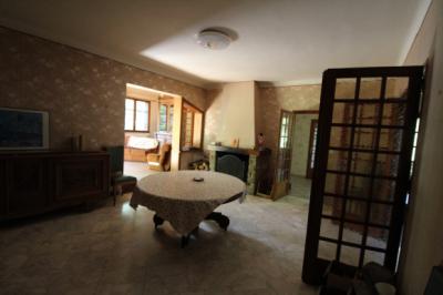 Country House With 1.8 Hectares of Land