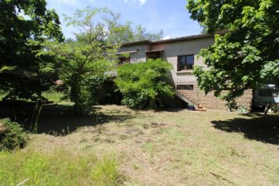 Country House With 1.8 Hectares of Land