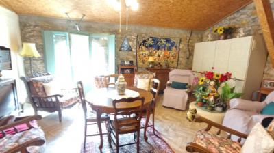 House in Perfect in Condition within the Vineyards