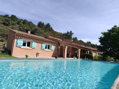 Detached Villa With Swimming Pool and Stunning View