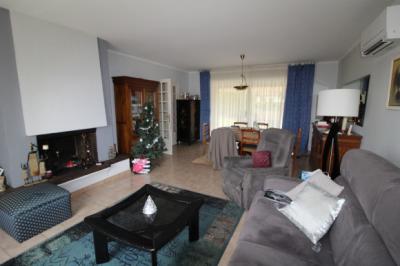 Detached Villa With Open Panoramic Views