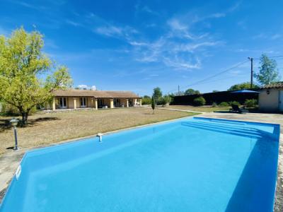 Single Storey Villa With Swimming Pool