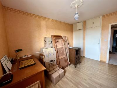 Apartment with Balcony and Garage