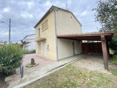 Neat Detached Villa with Garden