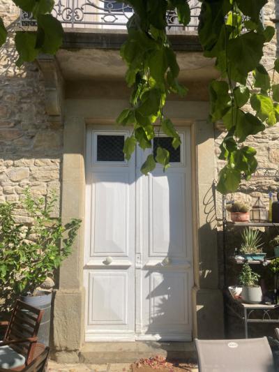 Mansion House With Garden And Terrace