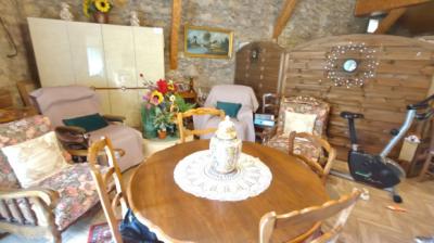 House in Perfect in Condition within the Vineyards