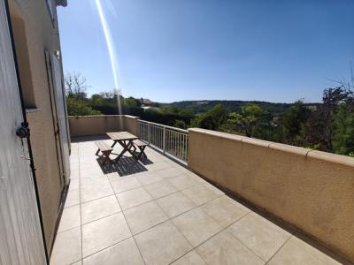 Detached Villa With Open Panoramic Views
