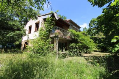 Country House With 1.8 Hectares of Land