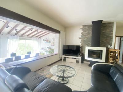 Detached Villa With Swimming Pool