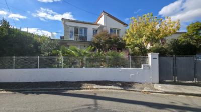Detached Villa a Stone's Throw From The Town Centre