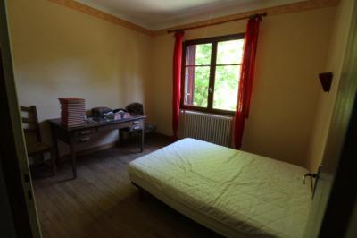 Country House With 1.8 Hectares of Land