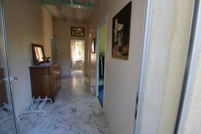 Large Detached Villa with Garden