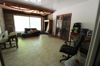 Country House With 1.8 Hectares of Land