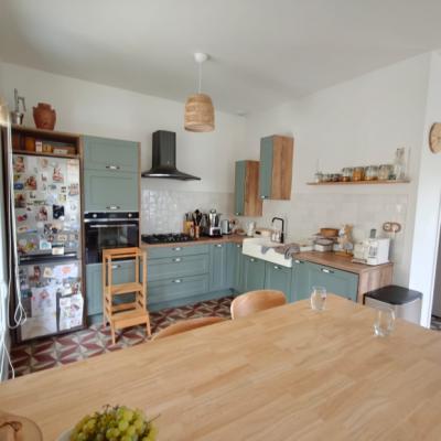 Magnificent House with Swimming Pool and Garage