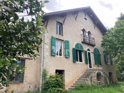 Large House With Garden in Good General Condition