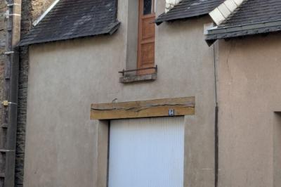 Small House To Renovate in Nice Location