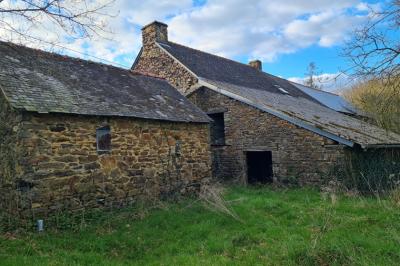 Detached Country House with Outbuilding