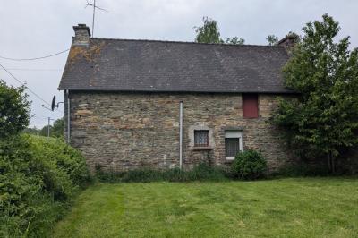Detached Country House with Garden