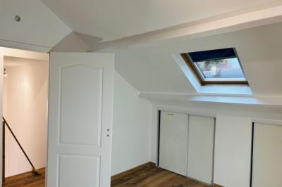 Contemporary Detached House with Landscaped Garden