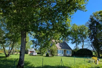 Detached Country House with Outbuilding