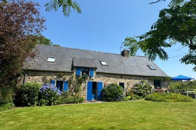 Detached Country House with Outbuilding