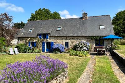 Detached Country House with Outbuilding