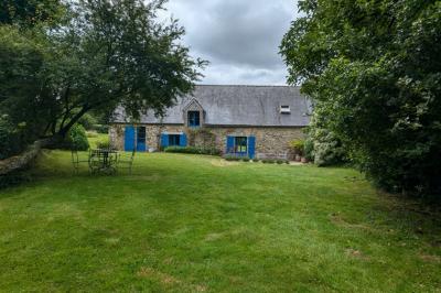 Detached Country House with Outbuilding