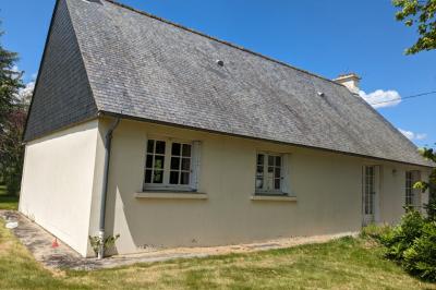 Detached Country House with Outbuilding