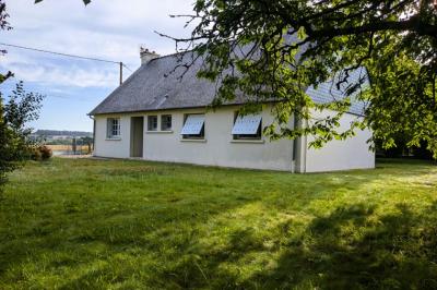 Detached Country House with Outbuilding