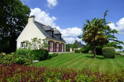 Detached House with Parkland Garden