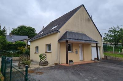 Modern Detached House with Garden